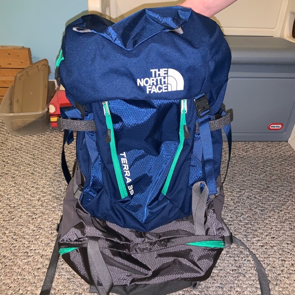 the north face terra 35l day pack